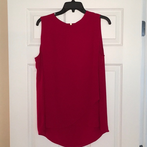 Chico’s Tulip Hem Scoop Neck Top - Picture 1 of 6
